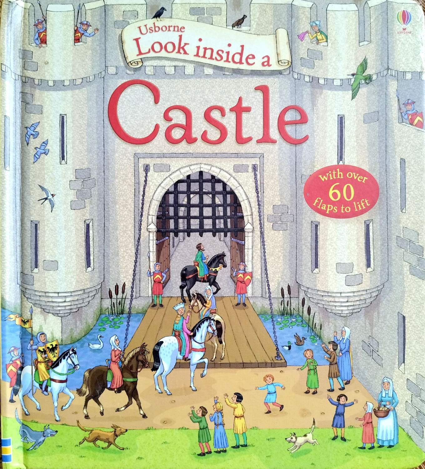 Cover of Look Inside a Castle / Conrad Mason